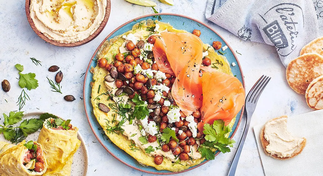 GALETTES AU SAUMON FUME, HOUMOUS ET POIS CHICHES CROUSTILLANTS EPICES